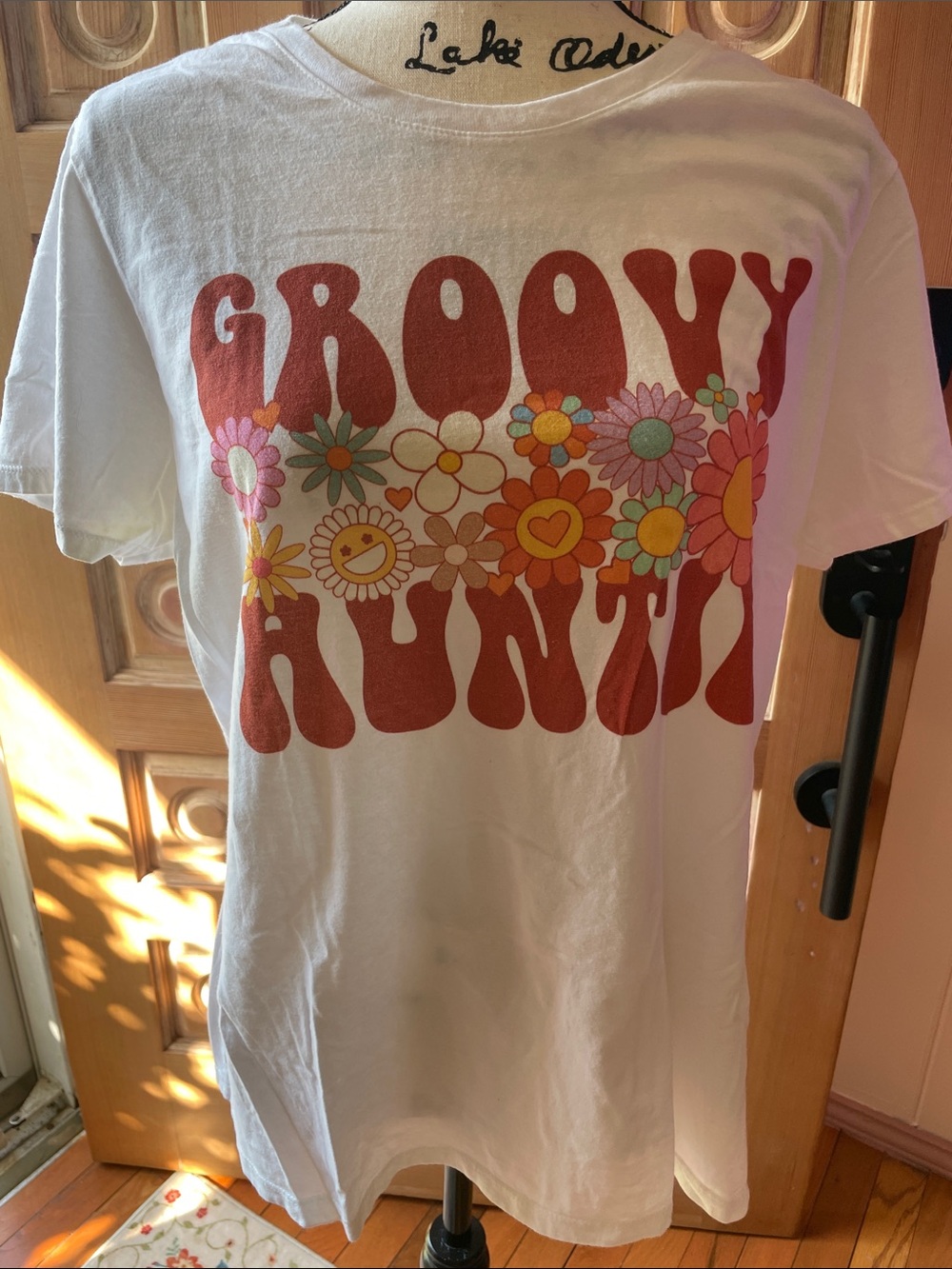 White 'Groovy Aunty’ Short Sleeve Graphic Tee
